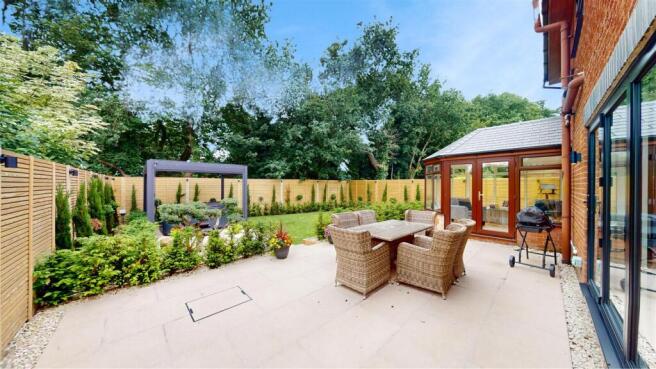 Lakeside Court Rear Garden