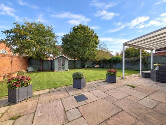 Lovely Rear Garden