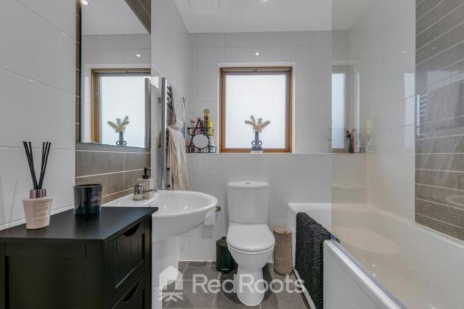2 bed Apartment for sale Image 11