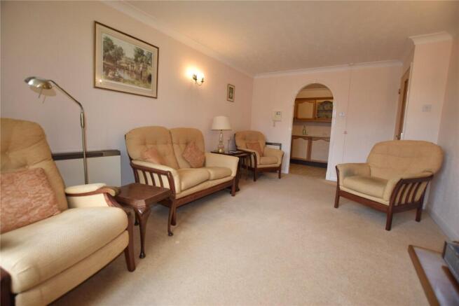 2 bed Apartment to rent Image 10