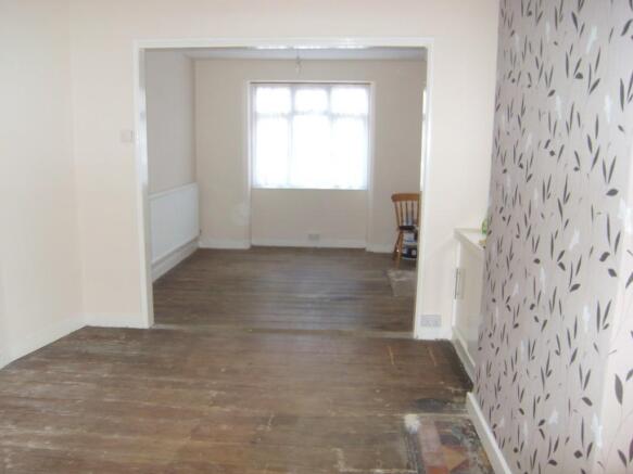 LOUNGE/DINING ROOM