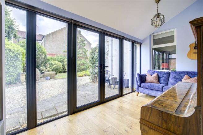 4 bed Detached for sale Image 6