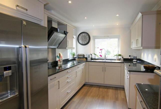 Kitchen Main View.jp