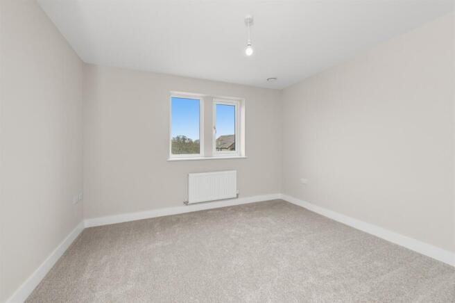 4 bed Detached for sale Image 8