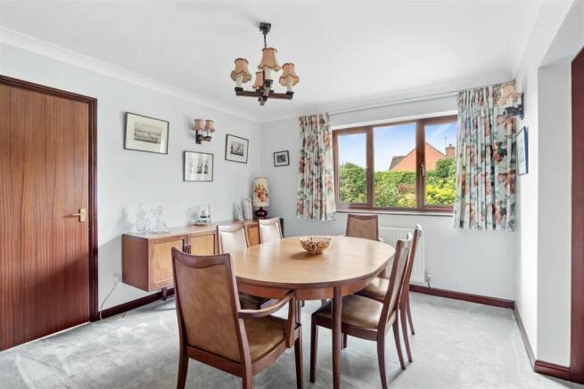 4 Manor Court - Dining Room.jpg
