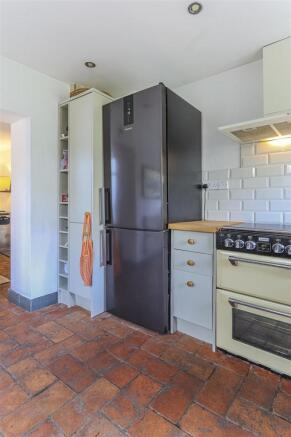 Wyndham Crescent 82-14.jpg