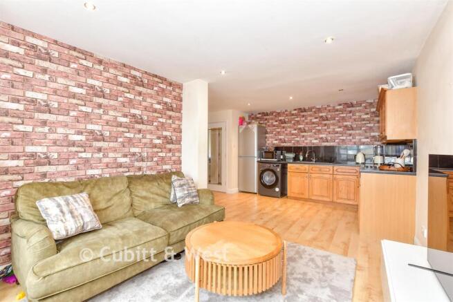Lounge/Kitchen