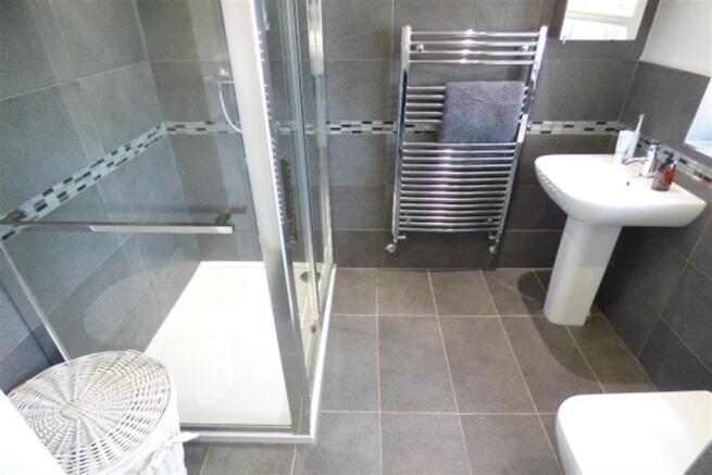 Shower Room b