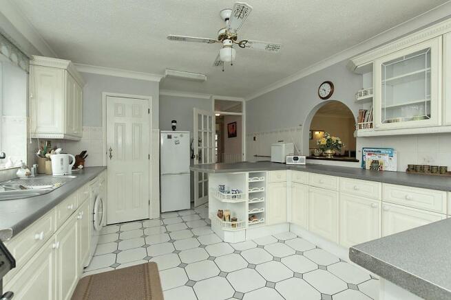 Gor-Kitchen_2.jpg