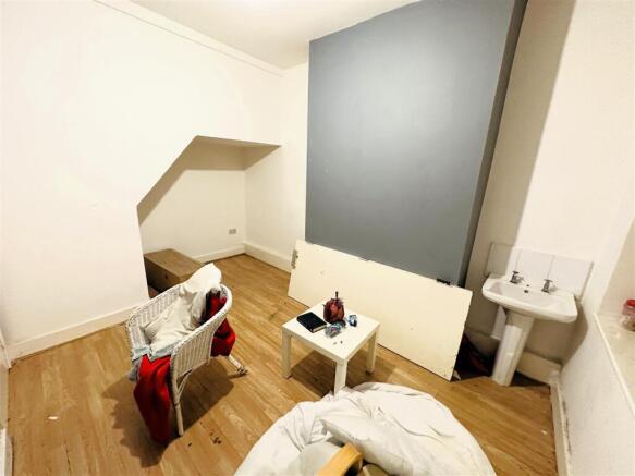 3 bed Terraced for sale Image 8