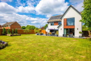 The Lighthouse, Weston Orchard, Fladbury WR10 2QU