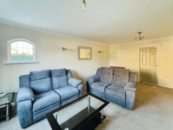 3 bed Semi-Detached for sale Image 5
