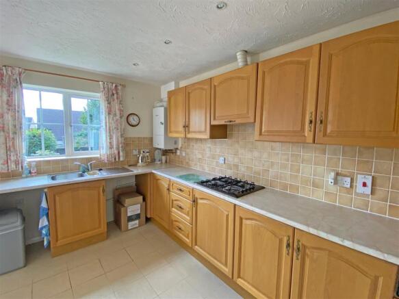 Kitchen/ Dining room