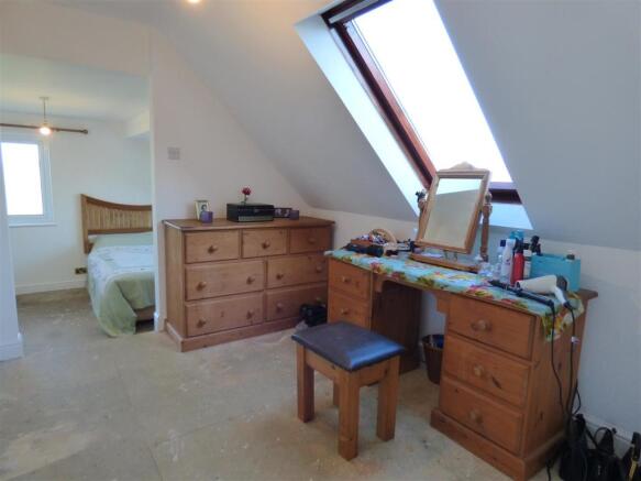 MASTER BEDROOM SUITE