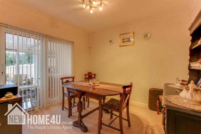 DINING ROOM: