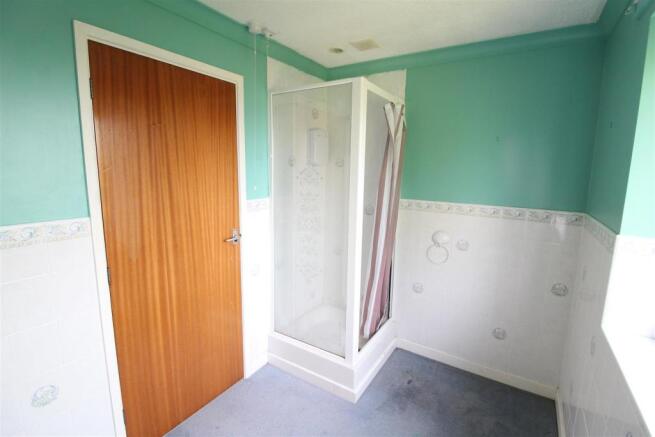 En Suite Shower.JPG