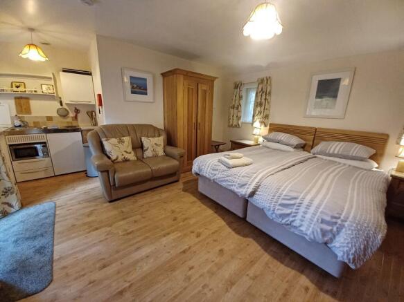 Open Plan Living & Bedroom