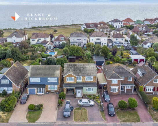 Manor Way, Holland on Sea CO15 5UA photo 4