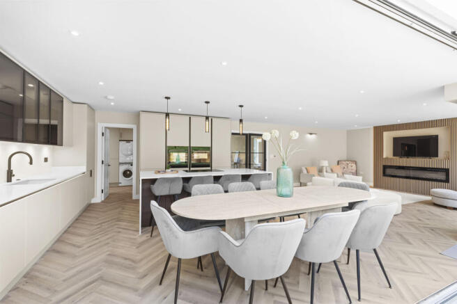 12 Hillside, SL7 3JY (LOW RES)-15