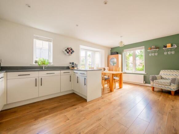 Kitchen/Breakfast Room