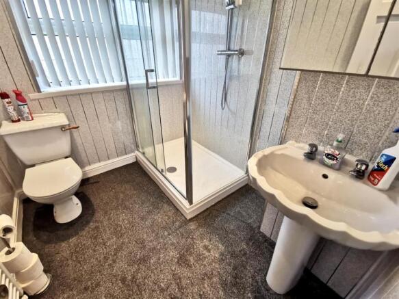 SHOWER ROOM