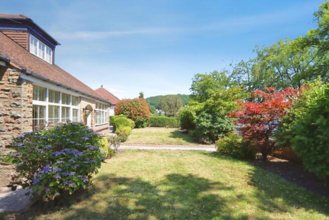 3 bed Bungalow for sale Image 4