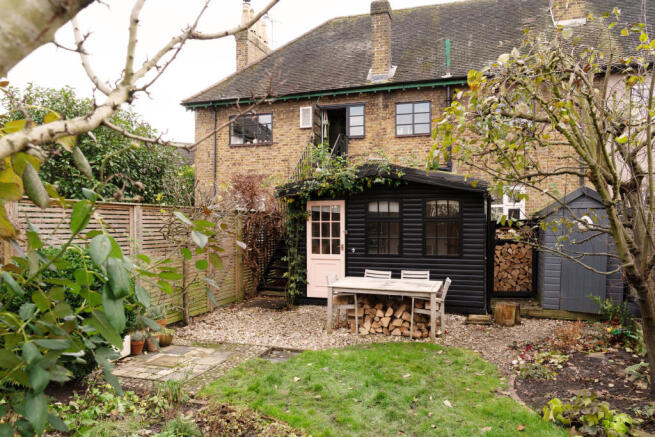 195485 - THORPE-CRESCENT-49-edit.jpg