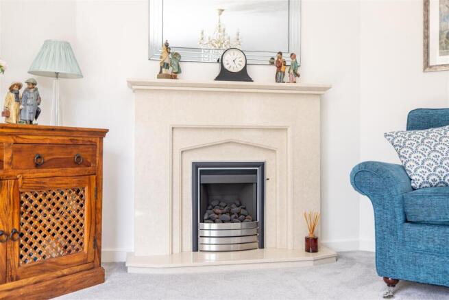 4 bed Detached for sale Image 6