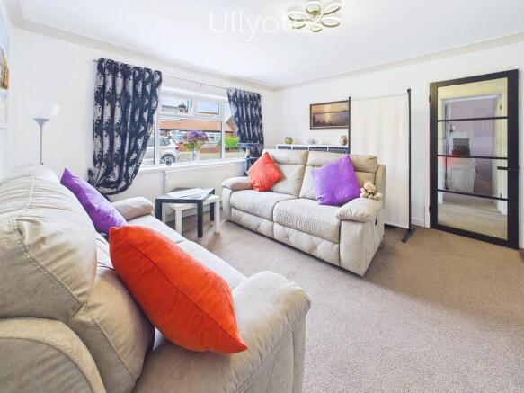 2 bed Semi-Detached Bungalow for sale Image 4