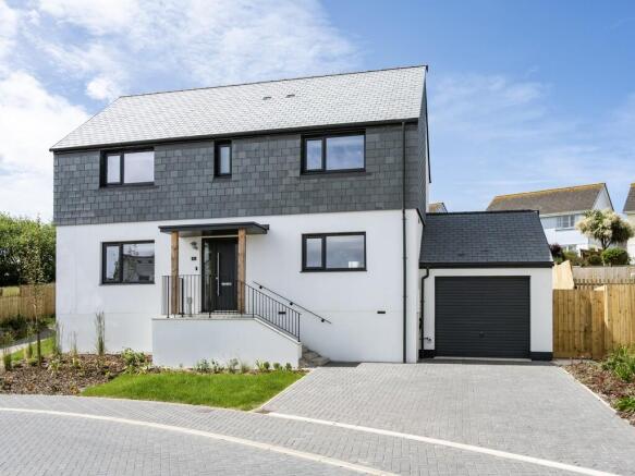 4-bed detached on 6, Upton Green, Bude, £549,500