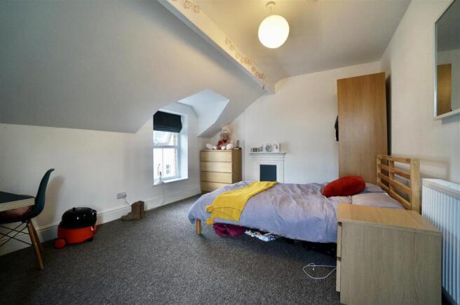Bed5.jpg