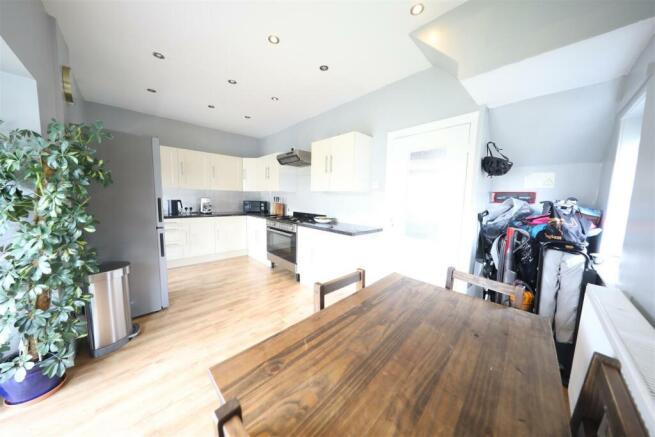 1 Riversdale - Kitchen 4.jpeg