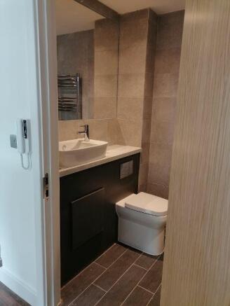 2 bed Flat to rent Image 5