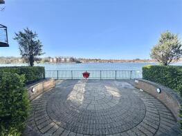 Flat 12, Clausentum House, Hawkeswood Road, Southampton SO18 1QA