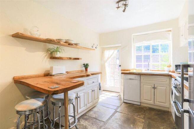 4 bed Semi-Detached for sale Image 12