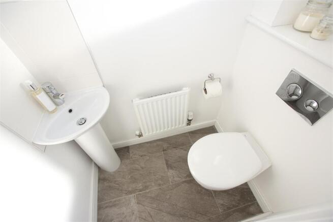 CLOAKROOM \ WC