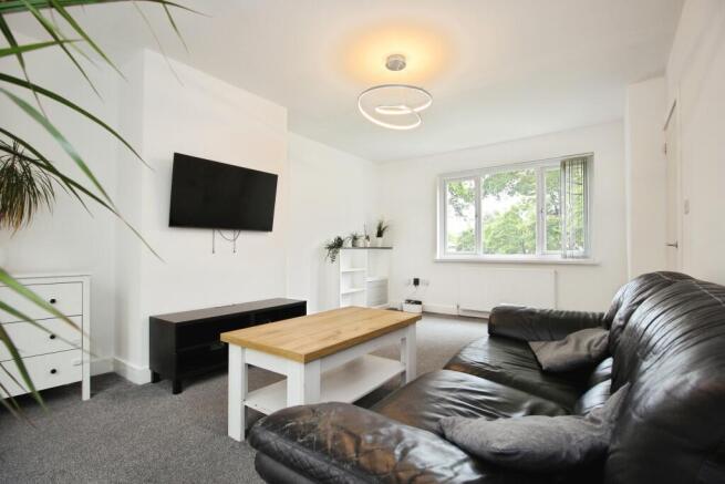 3 bed Semi-Detached for sale Image 5