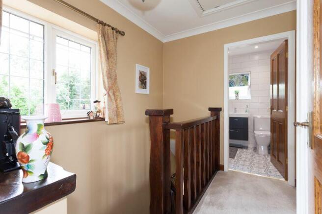 FIRST FLOOR LANDING