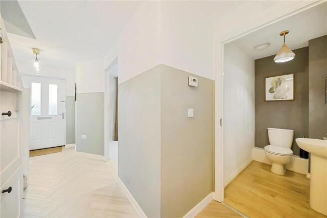 4 bed Semi-Detached for sale Image 8
