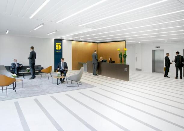 5 The Square Rec 105