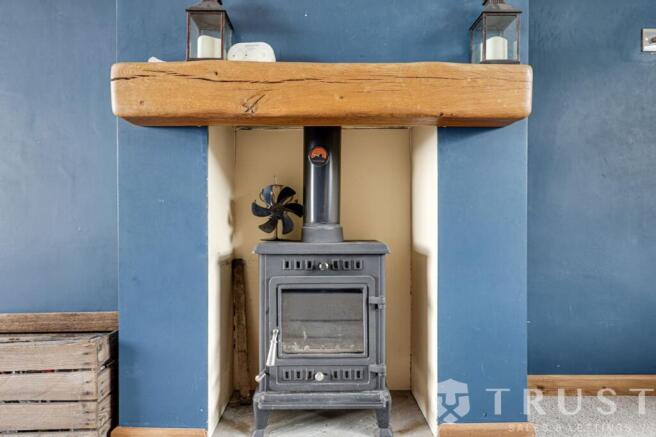 4 bed Detached for sale Image 7