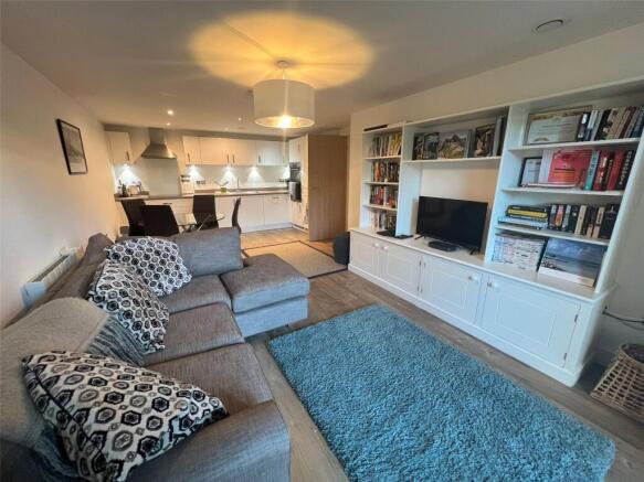 2 bed Flat to rent Image 6