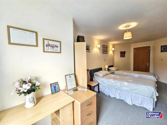 2 bed Apartment for sale Image 11