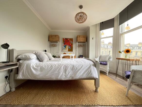 2 bed Flat for sale Image 11