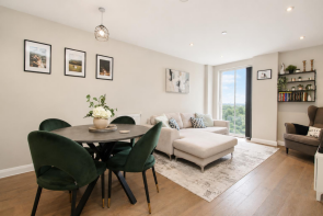 Flat 48, Franklin Court, Brook Road, Borehamwood WD6 5FL