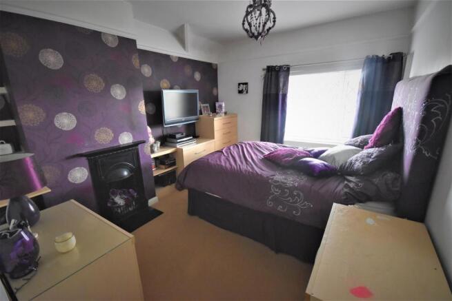 20 Plas Gwyn Bed1.JPG