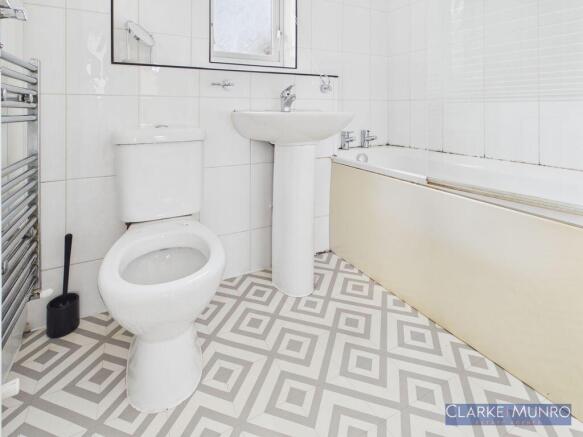 3 bed Semi-Detached for sale Image 12