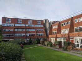 42, Forest Court, Holden Avenue, North Finchley, London N12 8RQ