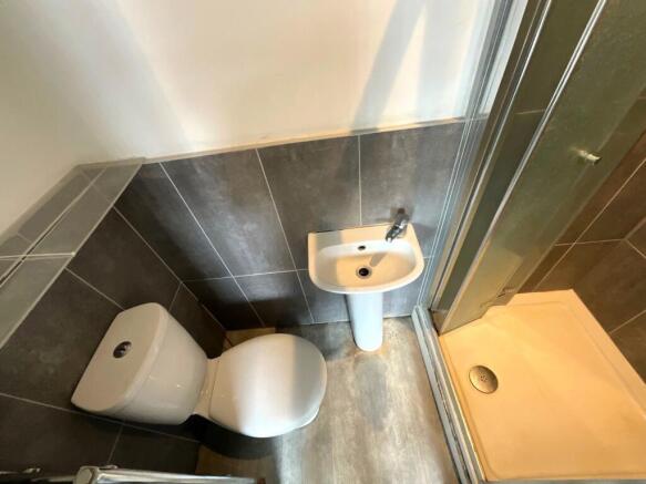5 bed Terraced to rent Image 5