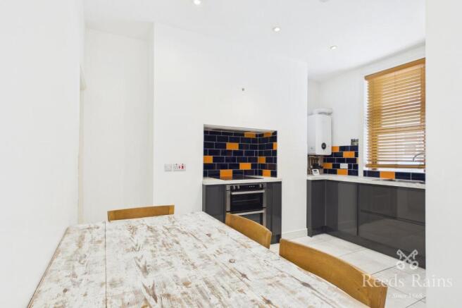 4 bed Terraced for sale Image 12